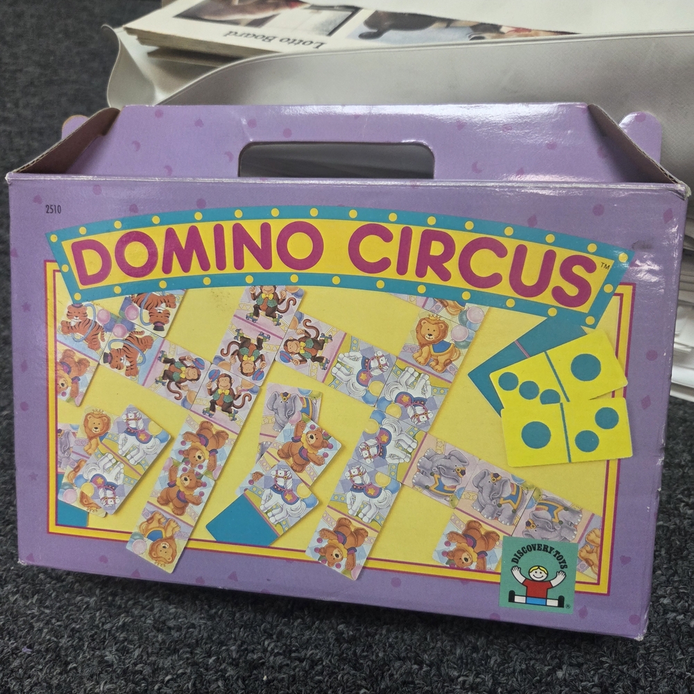 Discovery Domino Circus Board Game - Purple and Yellow